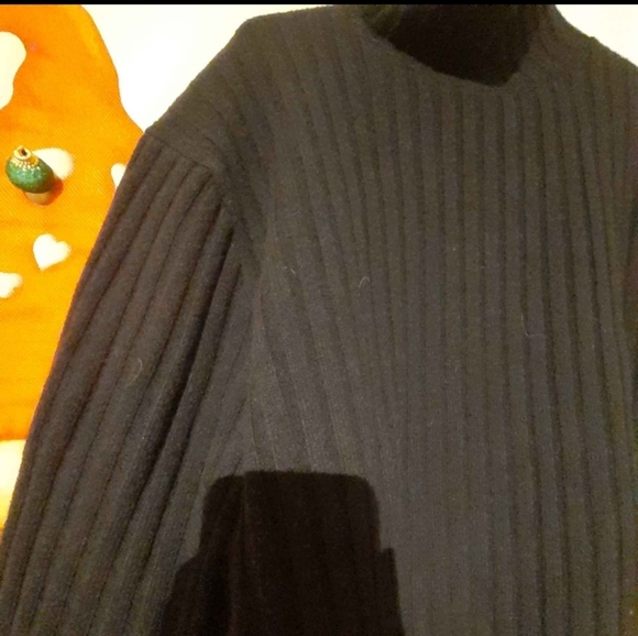 Men's Banana Republic Large Black Recycled Wool Ribbed Turtle Neck Sweater - Picture 13 of 14